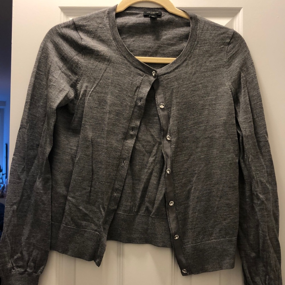 Grey cardi